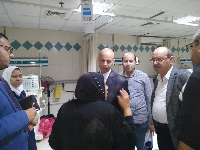 مرور مفاجئ لوكيل صحة الشرقية علي مستشفي الأحرار التعليمي
