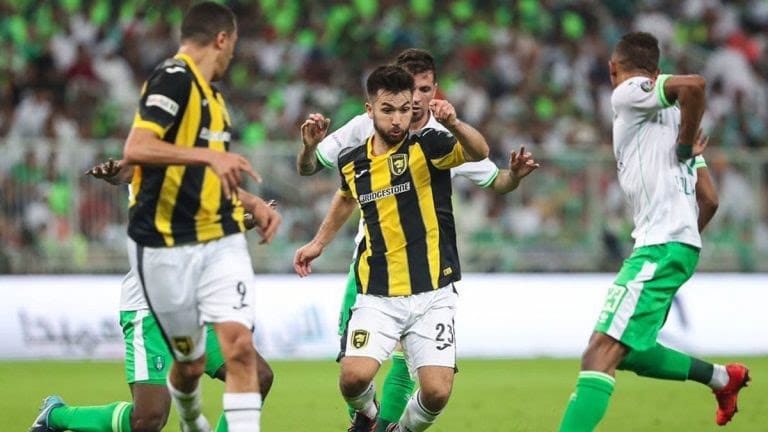 دربي جدة بين الأهلي والأتحاد _الأتحاد المتذيل للترتيب_والأهلي الطامح للتقدم خطوة للصدارة
