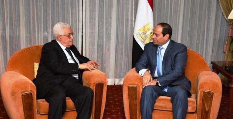 الرئيس السيسى لـ”محمود عباس”: الموقف المصرى من القضية الفلسطينية ثابت