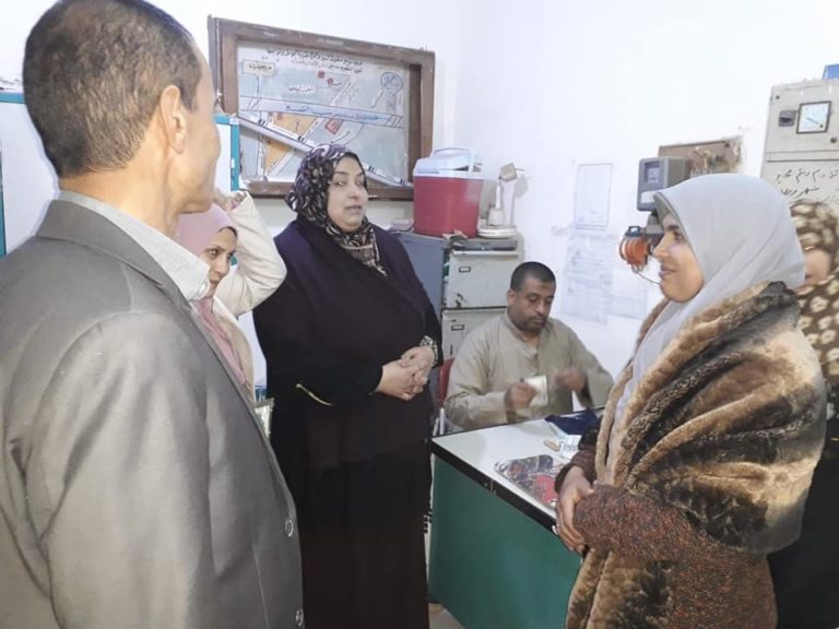 بالصور .. فريق لتقصي الحقائق حول الشكاوي المتعددة لأهالي قرية الجوسق