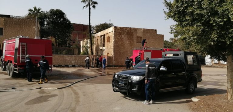 «عُقب سيجارة» يتسبب في احتراق حديقة «فيلا» بالعاشر من رمضان