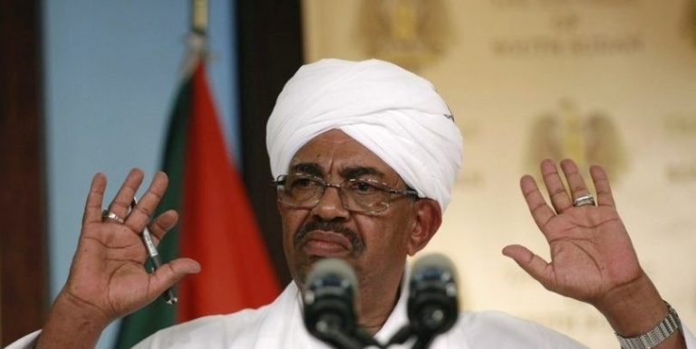 الرئيس السوداني: اعتقال عناصر من متمردى دارفور أقروا بقتلهم متظاهرين بالسودان