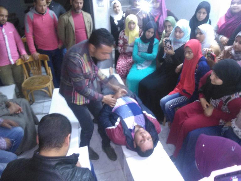 بالفيديو .. إنقاذ حياة شخص توقف قلبه بمركز شباب الجوسق ببلبيس