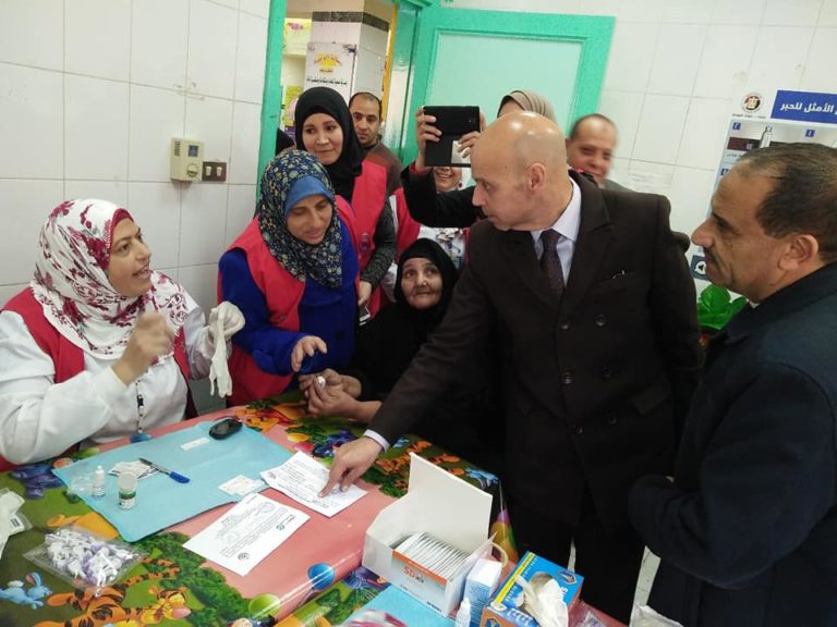 متابعة مستمرة علي مدار الساعة لوكيل وزارة الصحة  لحملة “100 مليون صحة” بمشتول السوق