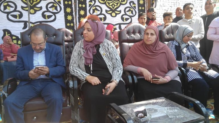 “عبير تقبيه” تعبر عن استيائها اثناء حفل افتتاح ميدان الشهيد المنسى