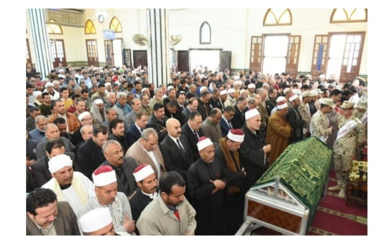 في جنازه عسكرية وشعبية مهيبة .. محافظ الشرقية ومديرالأمن يتقدمان تشييع جثمان الشهيد “أحمد المسلمي” معاون مباحث بلبيس (صور)