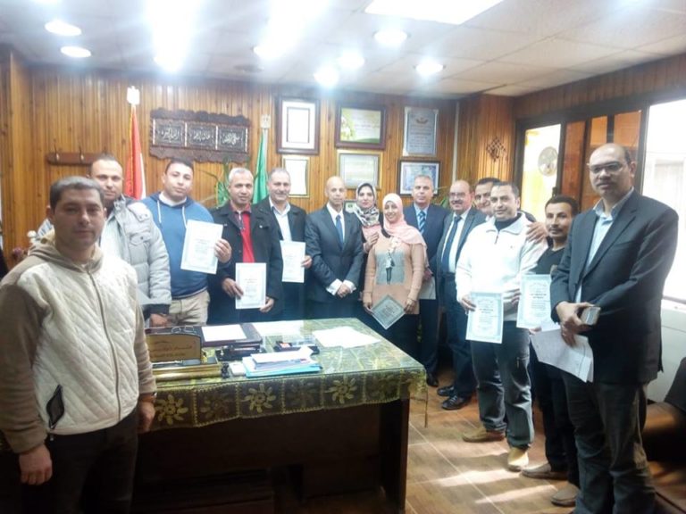 بالصور.. وكيل صحة الشرقية يكرم أعضاء لجنة السلامة والصحة المهنية