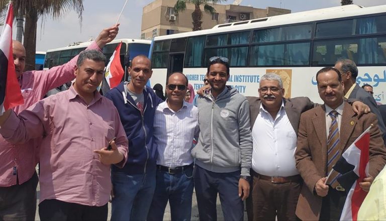 عمداء و دكاتره وطلاب التكنولوجي يشاركون بالاستفتاء على الدستور