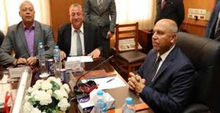 وزير النقل : ننفذ ٦ كبارى بطريق القاهرة الإسكندرية الزراعي بإجمالي تكلفة 932 مليون جنيه