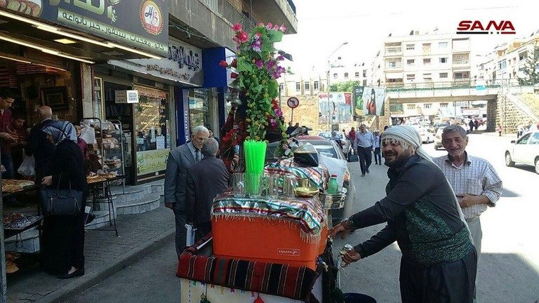 “من لا يحب التنظيم لا يقبل صيامه .. ومنع خروج النساء في النهار” .. أغرب 5 فتاوي لتنظيم “داعش” الإرهابي في رمضان !
