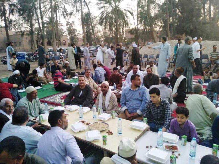 بالصور.. أكبر تجمع لعائلة “السحت”في الافطار الجماعي السنوي بالشرقية