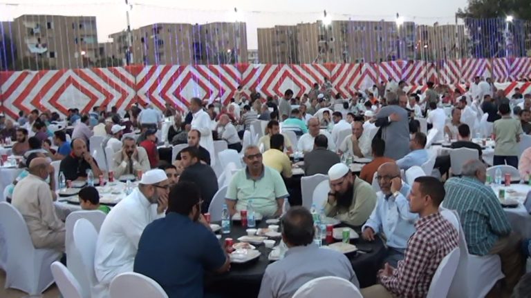 بالصور .. عائلة “البقري الأنصاري” تقيم أضخم حفل إفطار رمضاني علي مستوي الجمهورية
