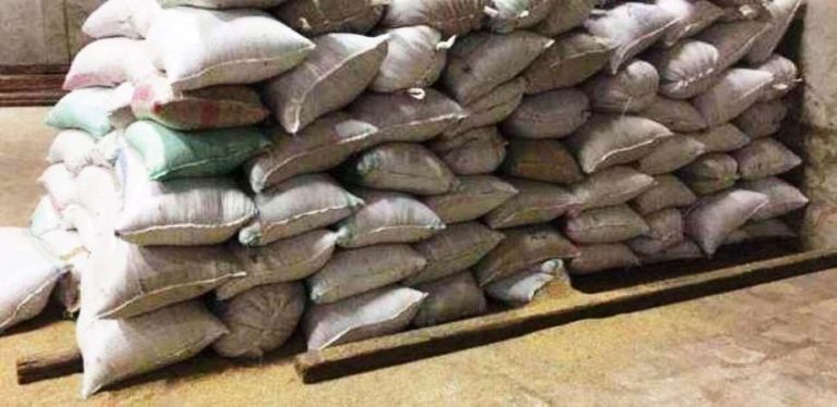 ضبط صاحب مخزن بـ2.5 طن أرز فاسد بالشرقية