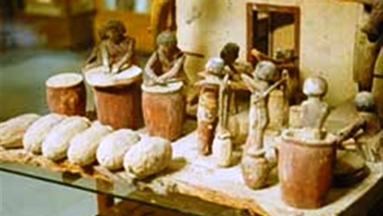 أدوات الحياة اليومية عند المصريين القدماء