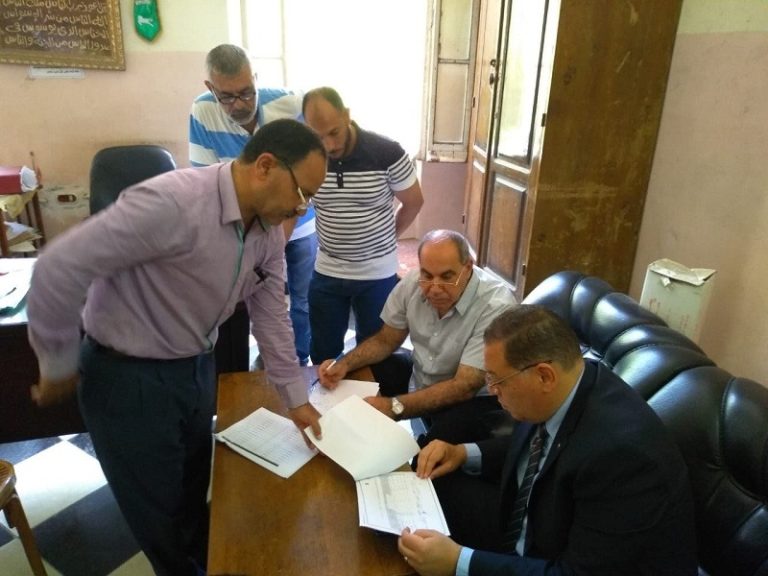 محافظ الشرقية  يفاجيء إدارة حماية أملاك الدولة لمتابعة إجراءات تقنين أراضي أملاك الدولة