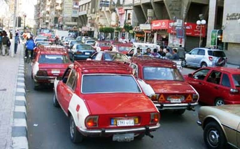 ضبط 19 سيارة أجرة (تاكسي) مخالفة بمدينة الزقازيق