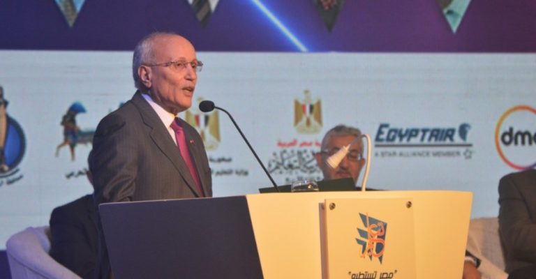 وزير الإنتاج الحربي  يشهد توقيع مذكرة تفاهم مع شركة امكودور البيلاروسية