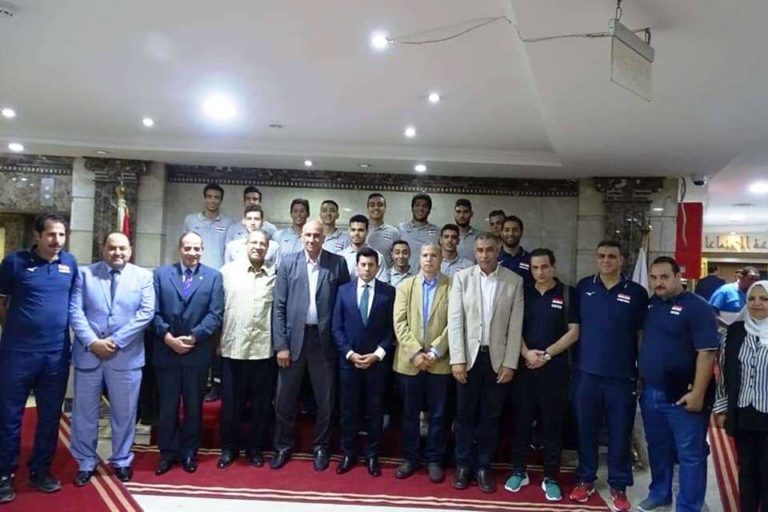 وزير الشباب والرياضة يكرم منتخب ناشئين الطائرة تحت ١٩ سنه