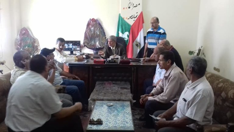 البربري يجتمع بمدير ادارة الطرق بالقنايات لمناقشة الأعمال التي ستتم بالمجزر النصف ألي