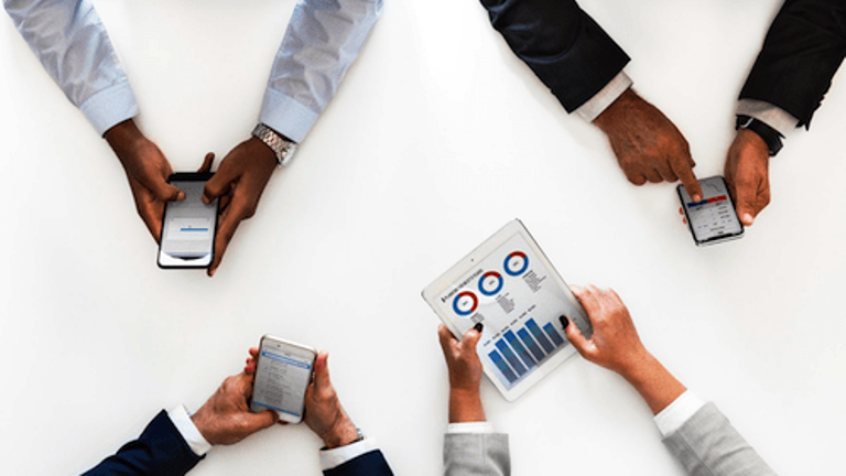 بعض مستخدمى السوشيال يحتاجون لعلاج