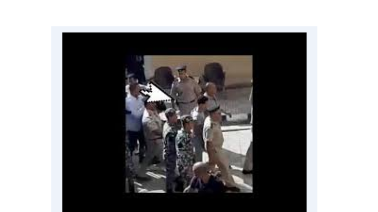 شاهد : أول فيديو للحظة دخول القاتل “محمد راجح” للمحكمة وسط حراسة مشددة