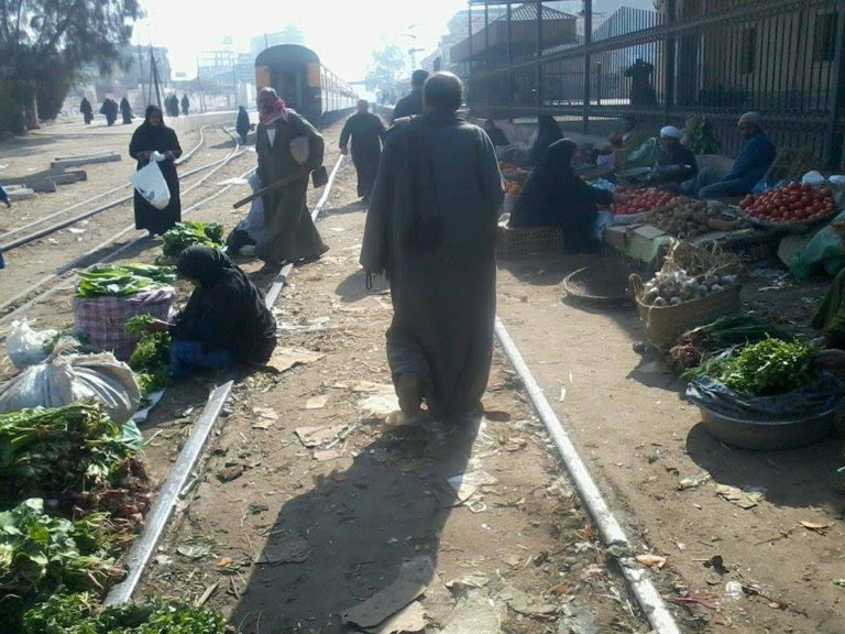 سكك حديد فاقوس.. بين الخطر الدائم والواقع المؤلم