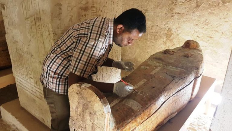 توابيت خبيئة العساسيف تصل المتحف المصري الكبير