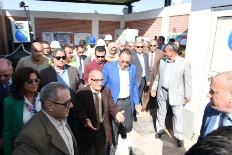 محافظ الشرقية يفتتح مشروع صرف صحي متكامل بقرية جزيرة مطاوع وعزبة الجنادلة بأولاد صقر