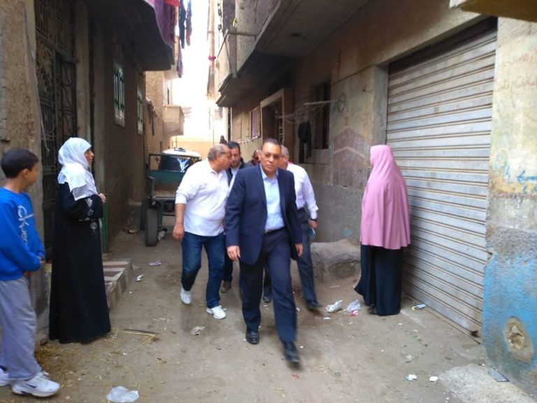 محافظ الشرقية يأمر بإصلاح خط صرف صحي بقرية هرية