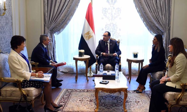 رئيس الوزراء يبحث مع نائب رئيس بنك الاستثمار الأوروبى مجالات التعاون المشترك