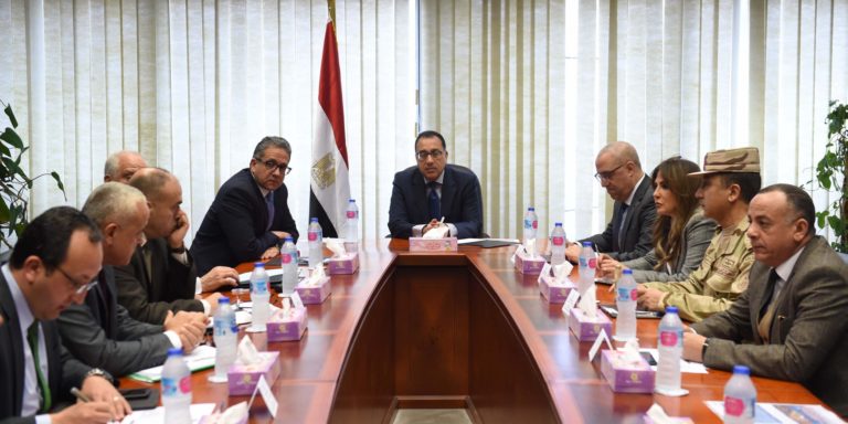 رئيس الوزراء يتابع أعمال تنفيذ المتحف المصرى الكبير