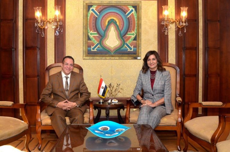 وزيرة الهجرة تبحث جهود المصريين بالخارج في الاستثمار بمصر