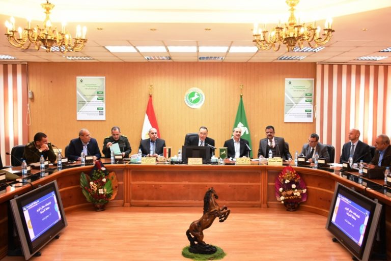 محافظ الشرقية يوجه بحصر العقارات القديمة الآيلة للسقوط ومراجعة قرارات الإزالة الصادرة لها