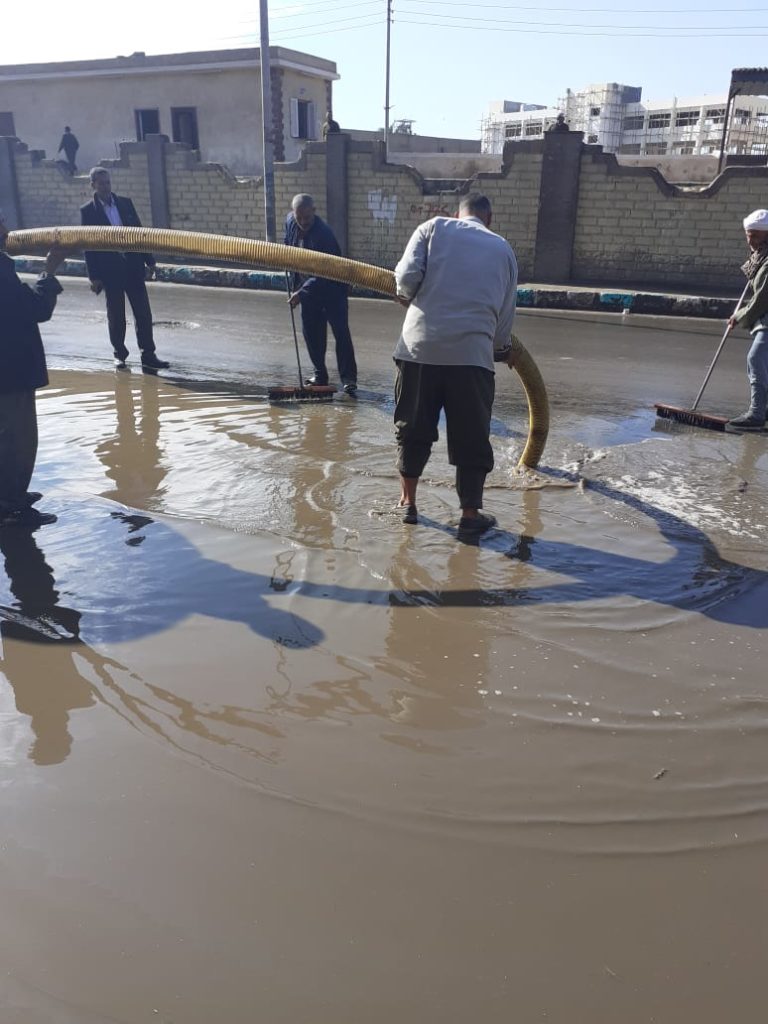 حملات نظافة متفرقة لازالة آثار الامطار والحفاظ على نظافة المدينة