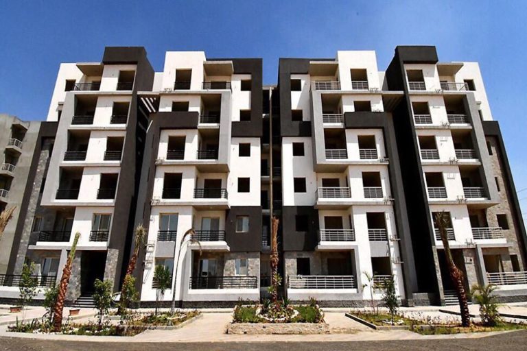 وزير الإسكان يستعرض إنجازات 9 مدن جديدة بالصعيد خلال 2019