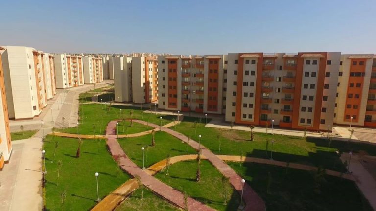 وزير الاسكان: الانتهاء من تنفيذ 34536 وحدة إسكان اجتماعى بمدينة حدائق أكتوبر