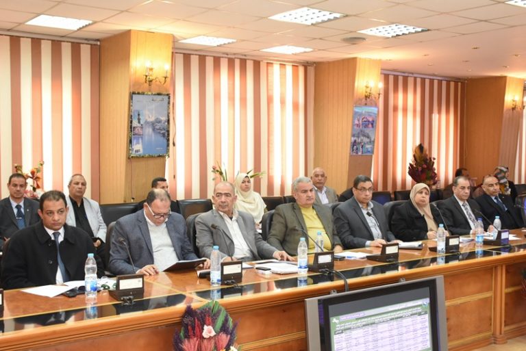 برئاسة محافظ الشرقية المجلس التنفيذي يستعرض الخطة الموحدة للعام المالي 2019 / 2020م