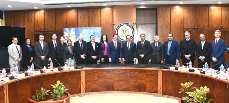 اتفاقيتين جديدتين مع اكسون موبيل للبحث عن البترول والغاز بالبحر المتوسط