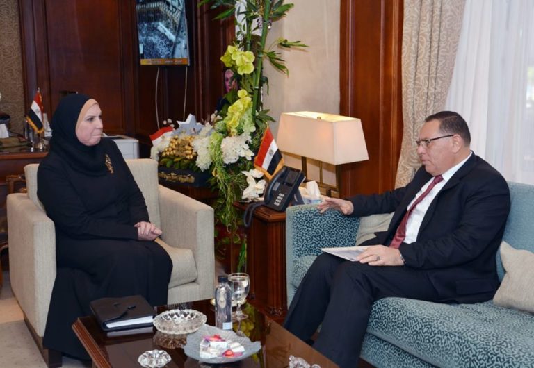  وزيرة التجارة والصناعة ومحافظ الشرقية يبحثان سُبل تطوير المناطق الصناعية ودفع عجلة التنمية بالمحافظة