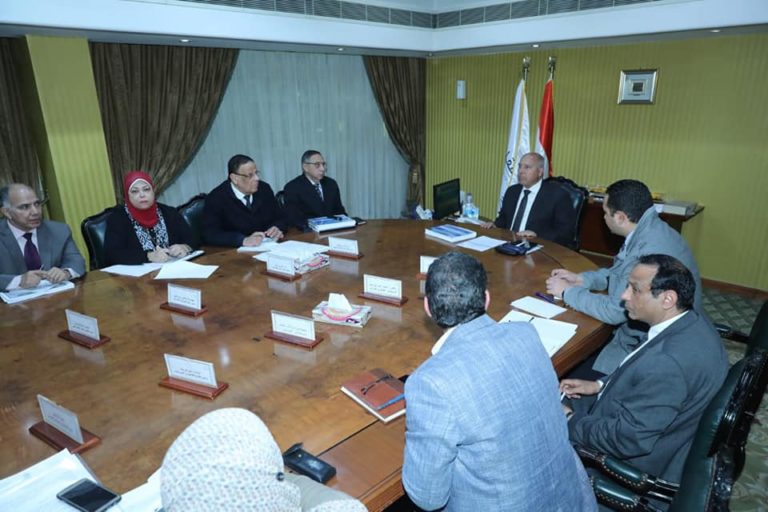 وزير النقل يتابع الموقف التنفيذي للمشروعات الجاري تنفيذها والخطة المستقبلية لهيئة النقل النهري