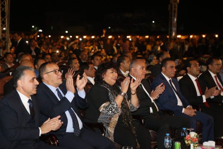 وزيرا الثقافة والسياحة والاثار ومحافظ قنا يطلقونا فعاليات مهرجان دندرة للموسيقى والغناء