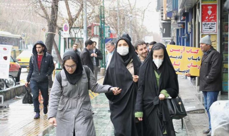 إيران تدعوا لتجنب زيارة الأماكن الدينية بسبب كورونا