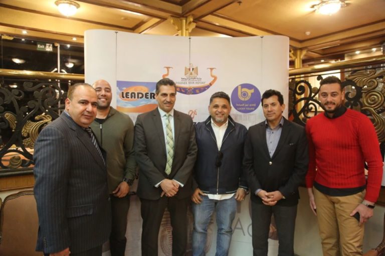 وزير الرياضة يلتقى بشباب الفوج الخامس من رحلات نايل كروز