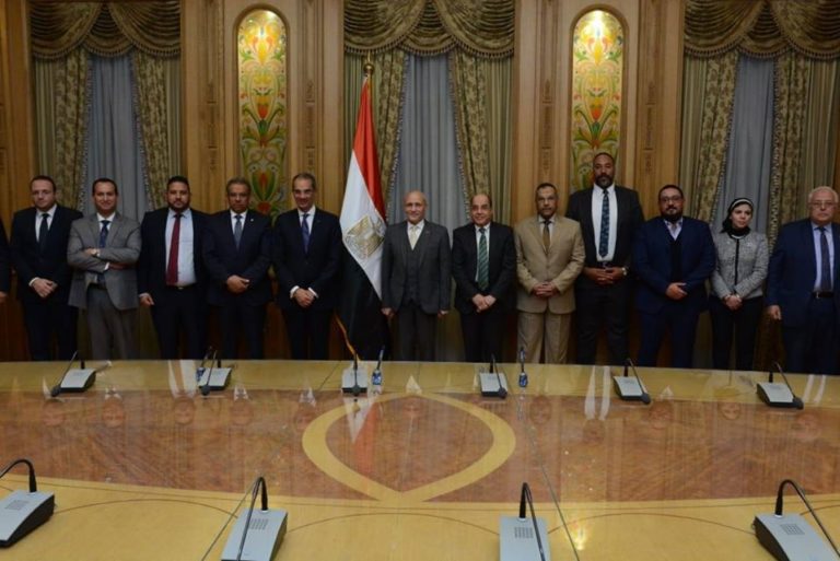 “العصار”و”طلعت” يشهدان توقيع مذكرة تفاهم