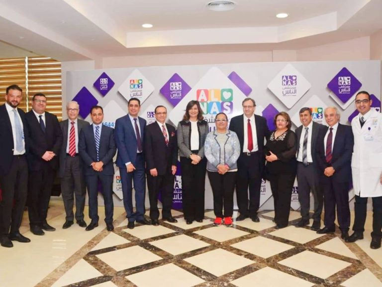 وزيرة الهجرة تزور مستشفى الناس الخيرية ويرافقها وفد من الأطباء المصريين بالخارج