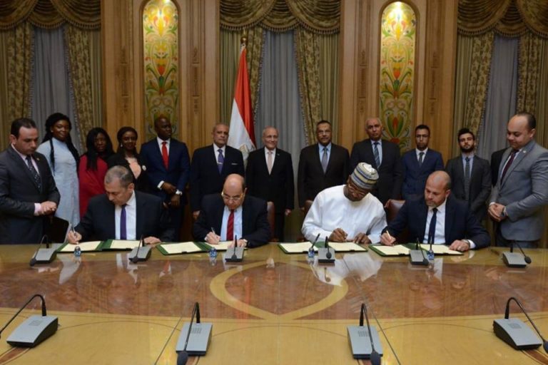 “العصار” يشهد توقيع عقد اتفاق لتأسيس شركة مساهمة لإنتاج وتصنيع أسطوانات البوتجاز والغاز الطبيعي المضغوط