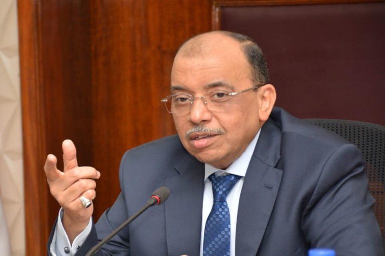 وزير التنمية المحلية يوجه المحافظين بالتصدى بحزم لمحاولات التلاعب فى أسعار السلع الأساسية أو استغلال المواطنين