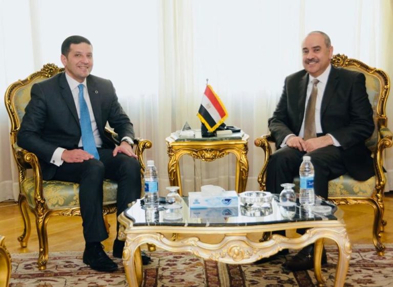 وزير الطيران المدني ورئيس هيئة الاستثمار يبحثان تفعيل آليات التعاون المشترك للترويج لفرص الاستثمار