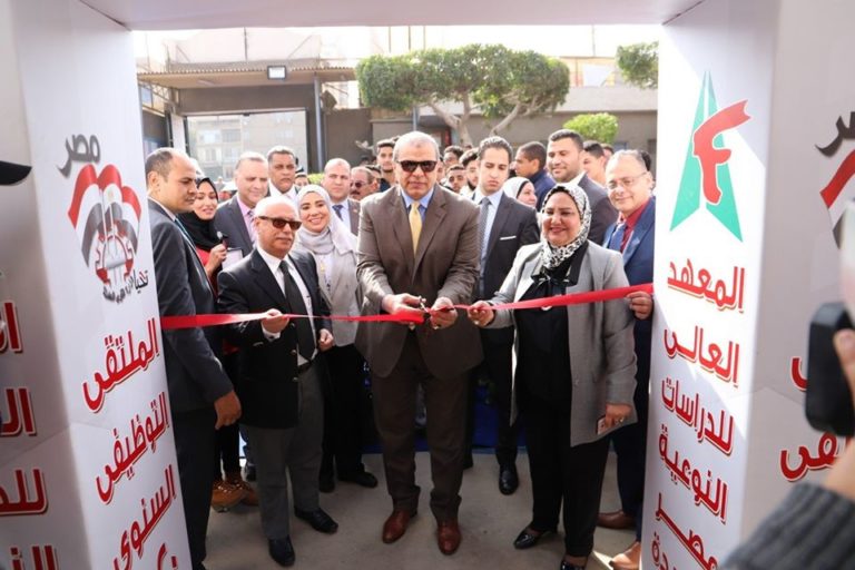 “سعفان” يفتتح ملتقي للتوظيف يوفر 3500 فرصة عمل برواتب حدها الأدني 2000 جنيه