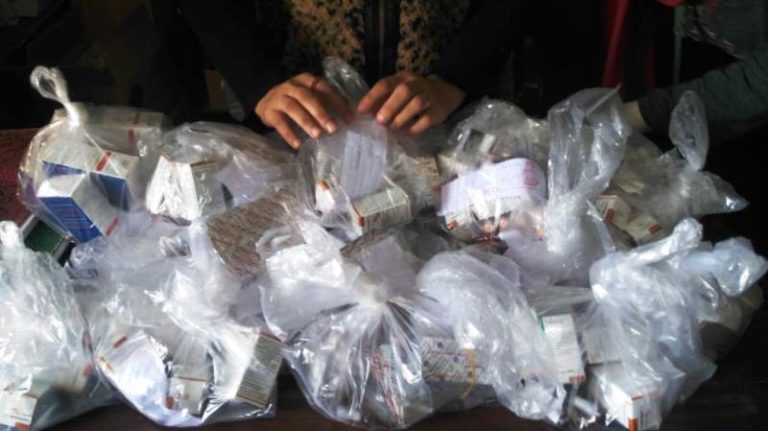 محافظ الشرقية يُشيد بمجهودات مديرية الصحة بتوصيل علاج يكفي 3 أشهر لأصحاب الأمراض المزمنة إلي منازلهم